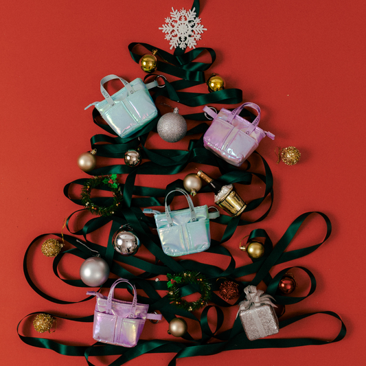 Tiny DayTrip Pouch Charm – พวงกุญแจทรงกระเป๋า ดีไซน์พิเศษจาก COVE