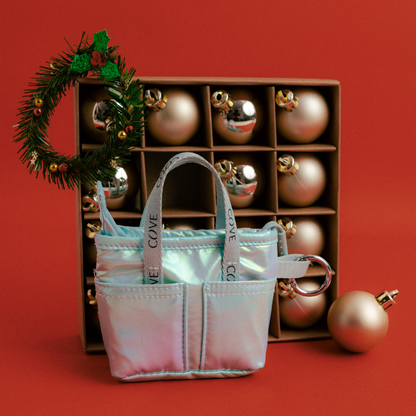 Tiny DayTrip Pouch Charm – พวงกุญแจทรงกระเป๋า ดีไซน์พิเศษจาก COVE