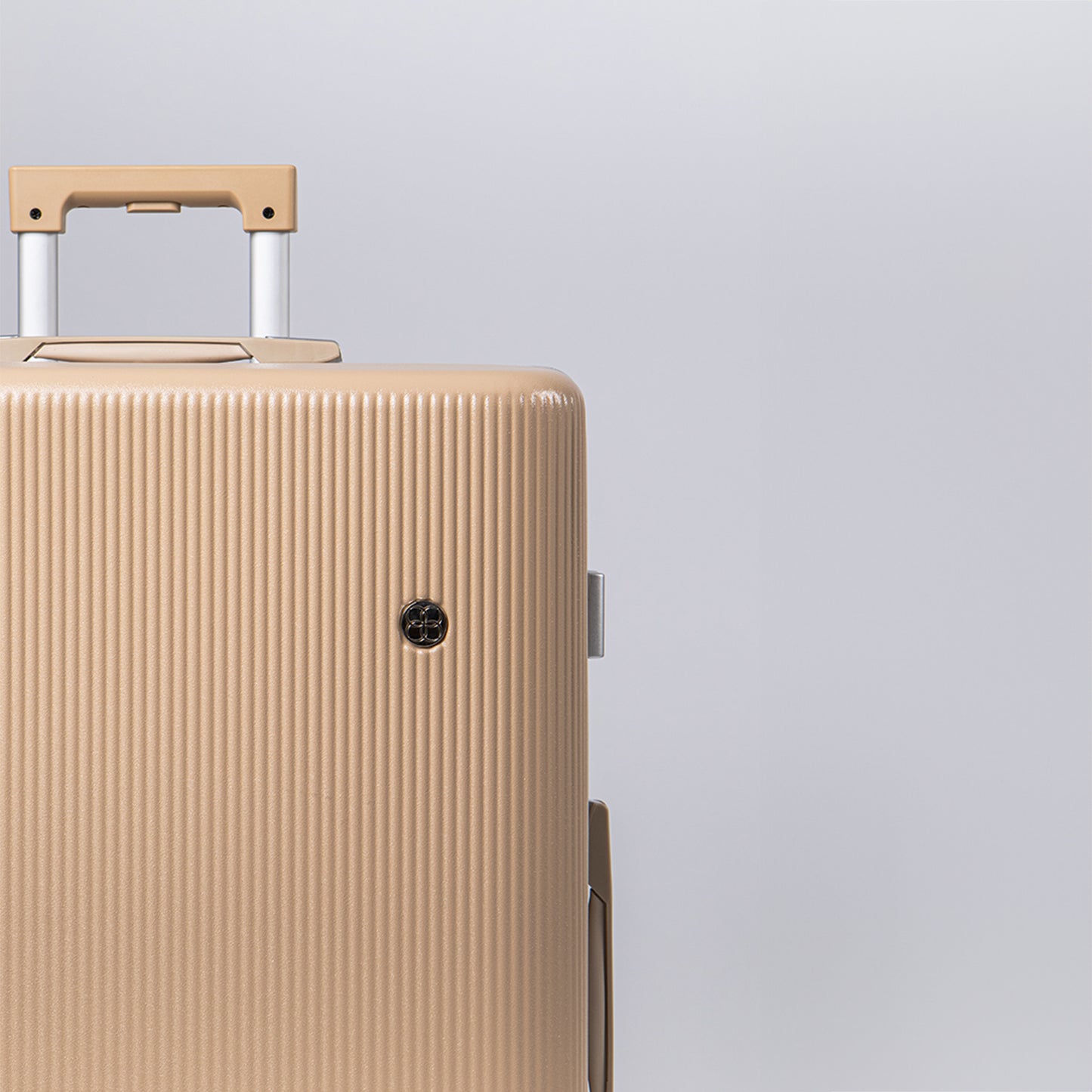 Quartz V.2 Aluminum frame Luggage กระเป๋าเดินทางโครงอลูมิเนียม